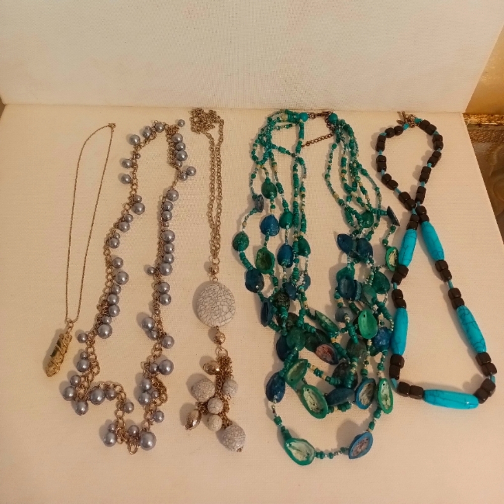 Blue tones beads Necklace lot